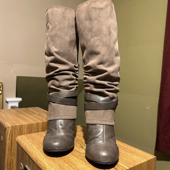 Fergalicious by Fergie brown boots Size 6.5 - Picture 2 of 12